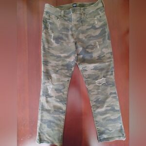 GAP Women's Green Camo Cropped Jeans